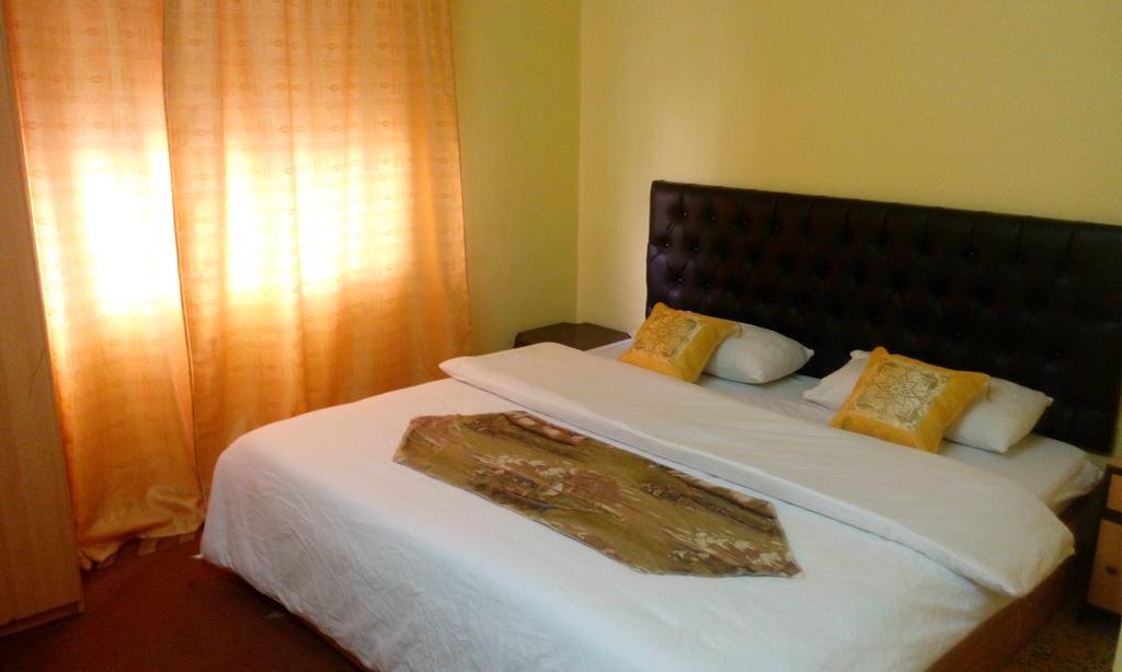 Hamoudah Hotel Амман Экстерьер фото